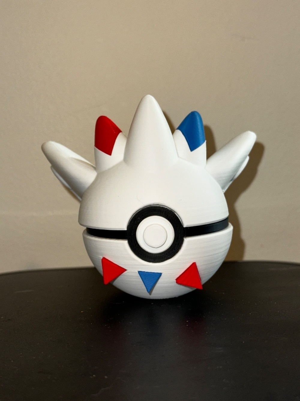 White Spiky Shell Sphere Display – 3D Printed Tri-Spike Egg Shell Orb